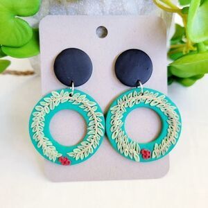 Christmas wreath clay dangle earrings, green leaf, handmade clay earrings